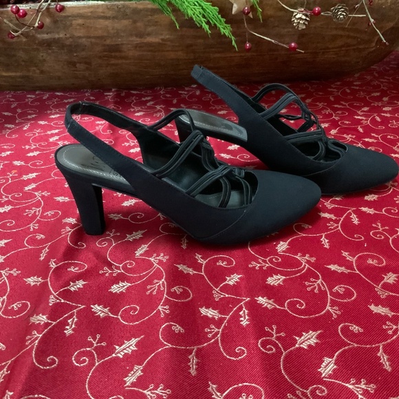 Black Heeled Women’s Christmas Dress Shoes Sz 8 - Picture 4 of 7